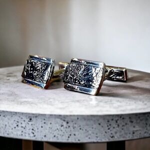 Kenneth Cole Silver Tone Signed Fashion Cufflinks